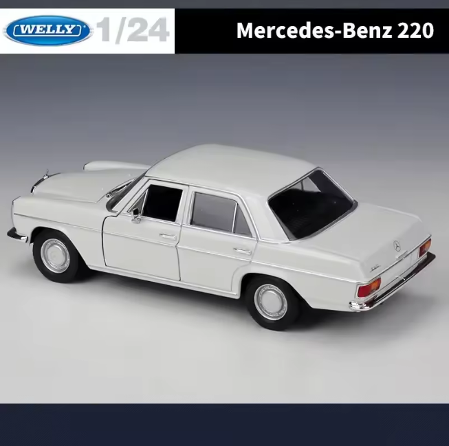 Welly 1:24 Diecast Mercedes Benz 220 Model Car