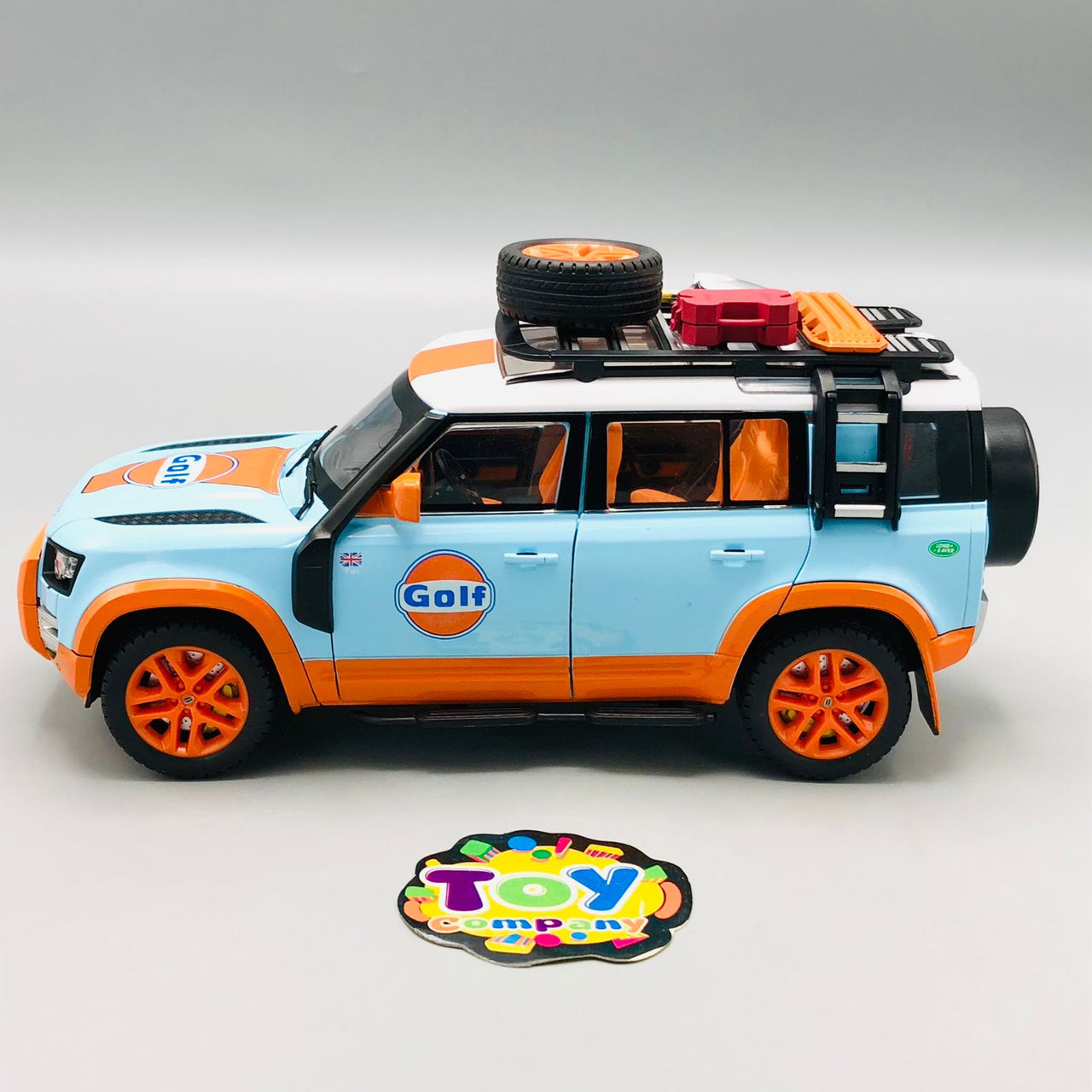 1:22 Diecast Land Rover Defender Model