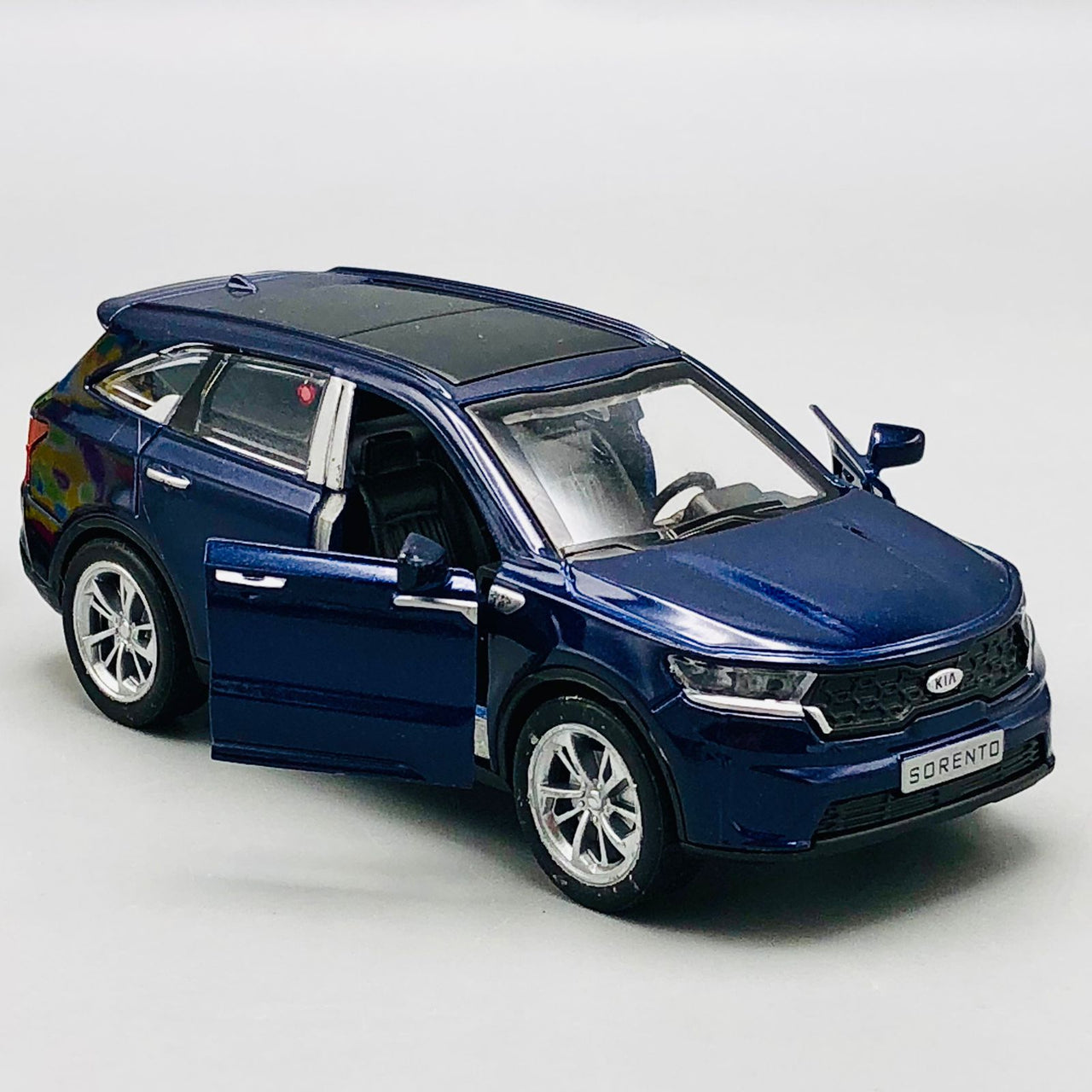 1:32 Diecast KIA Sorento Model Car