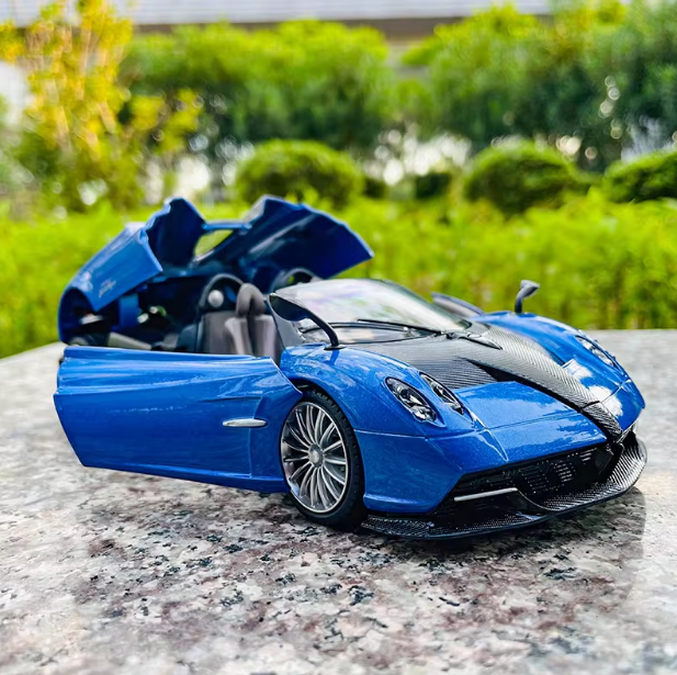 1:24 Diecast Pagani Huayra Roadster Official Licensed Model