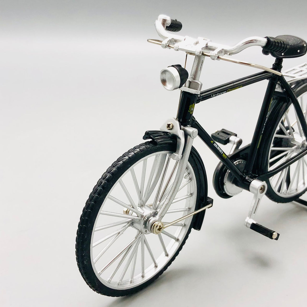 1:10 Diecast Classic Sohrab Bicycle With Air Pump & Bag