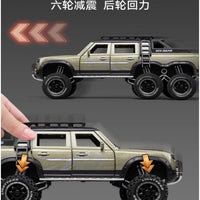 Thumbnail for 1:24 Diecast Land Rover Defender Off-Road Model