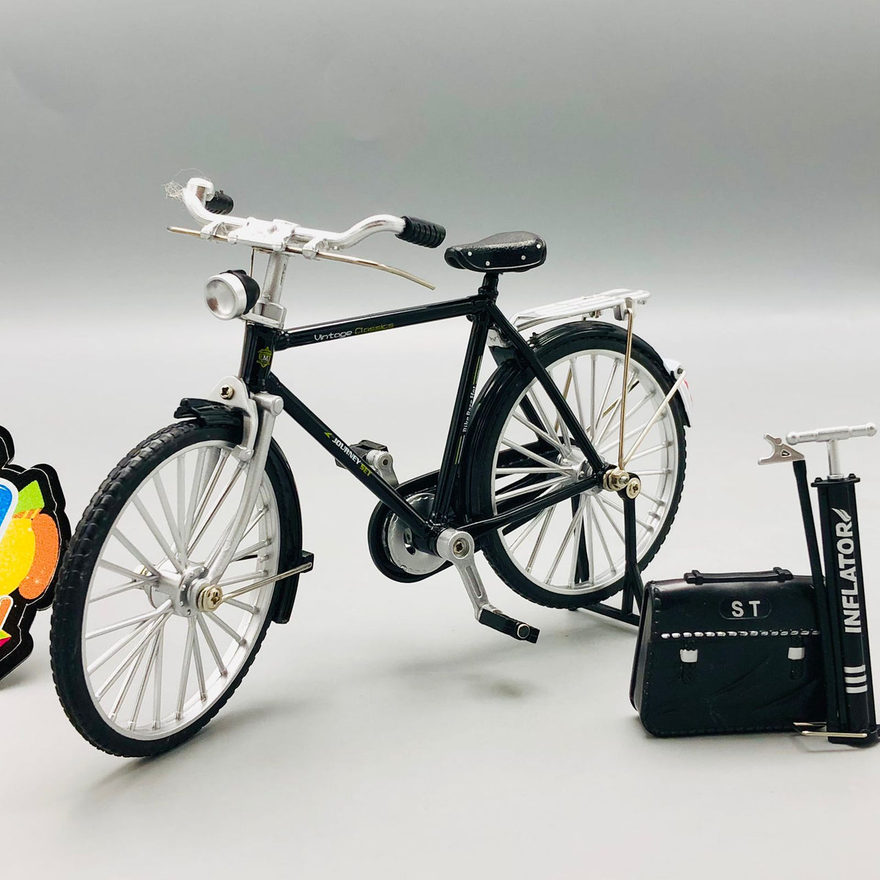 1:10 Diecast Classic Sohrab Bicycle With Air Pump & Bag