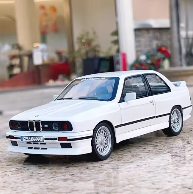 1:24 Diecast BMW M3 E30 Modified Model Car