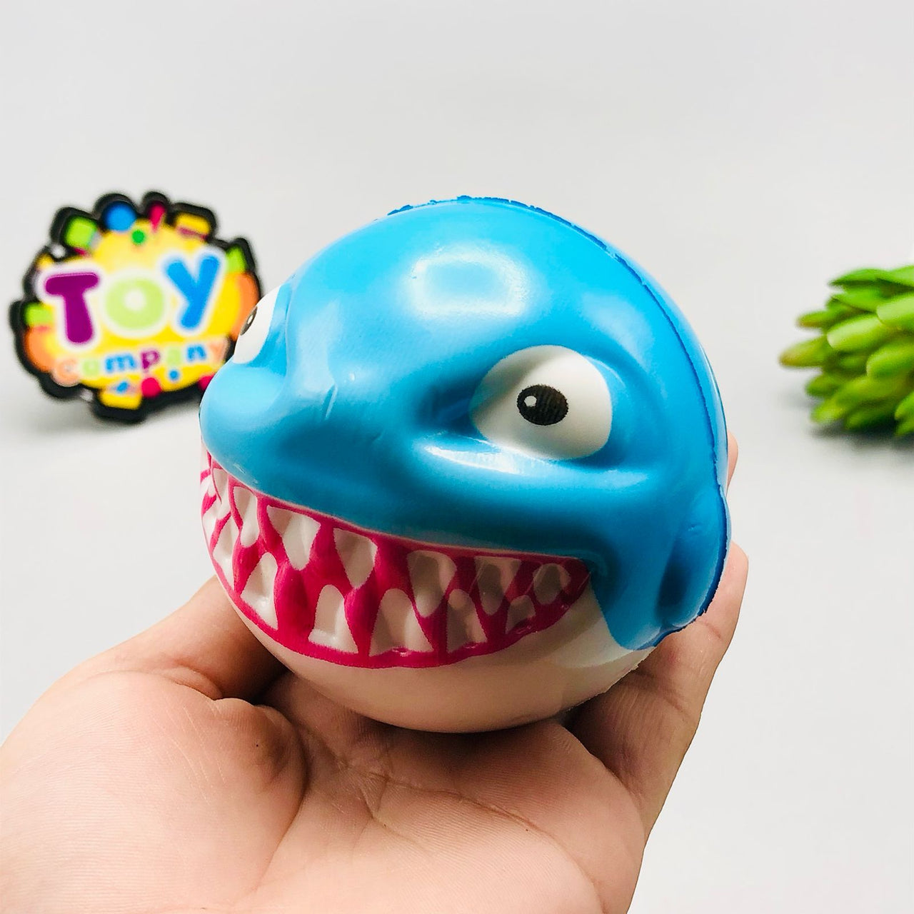 1Pc Shark Shape Bouncing Ball