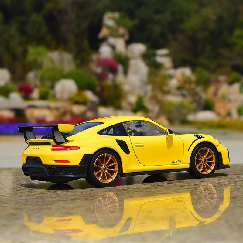 Maisto 1:24 Porsche 911 GT2 RS