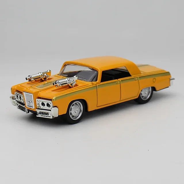 1:32 Diecast Pullback Vintage Car Model - Assortment