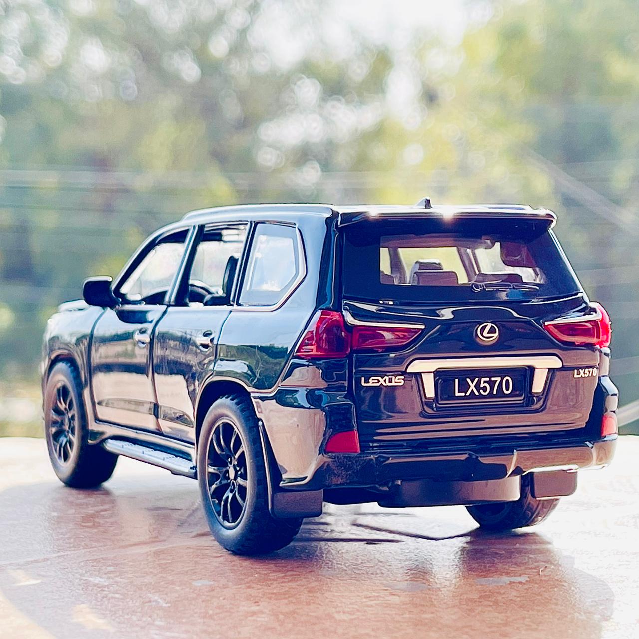 1:32 Diecast Lexus LX 570