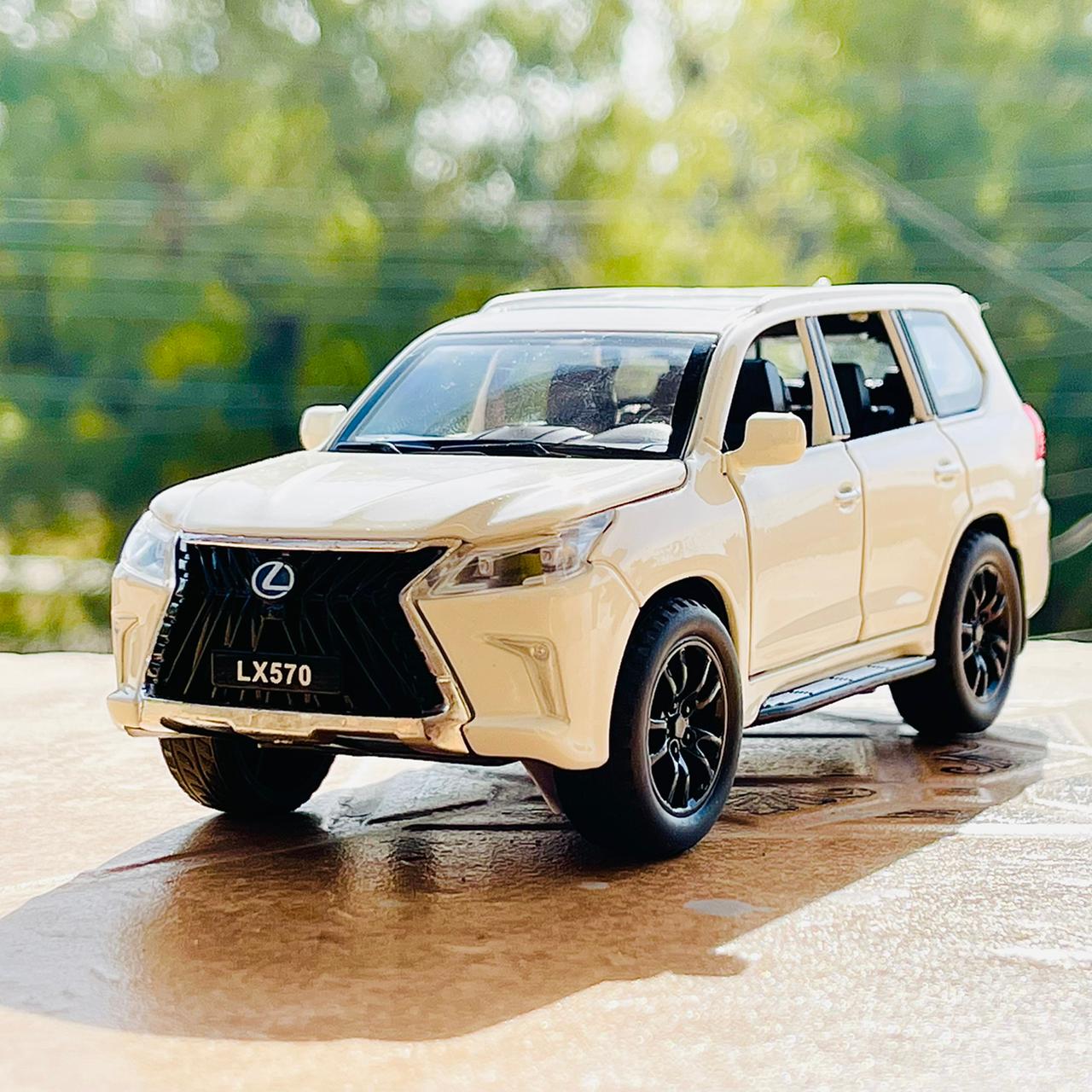 1:32 Diecast Lexus LX 570