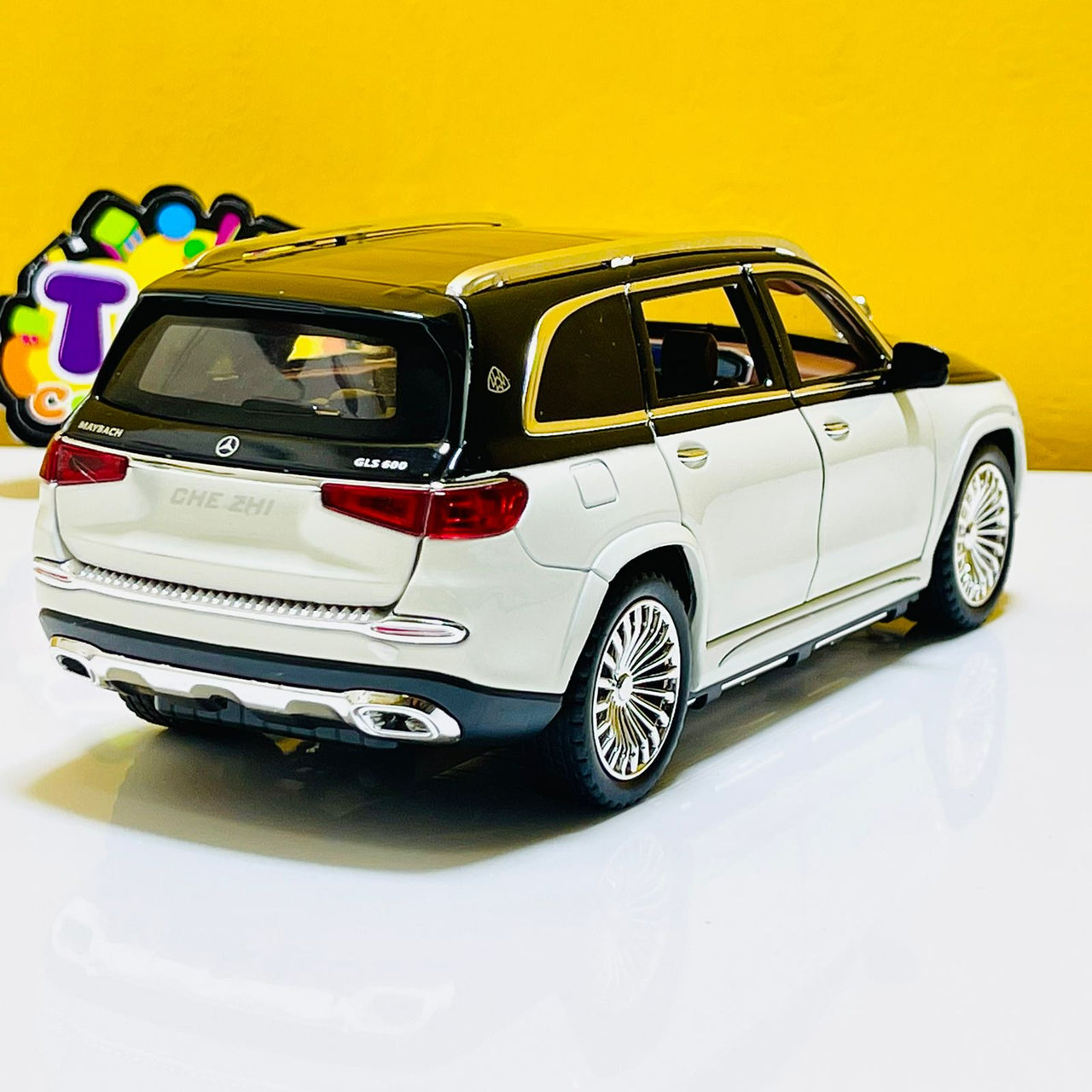 1:24 Diecast Mercedes Benz Maybach GLS600