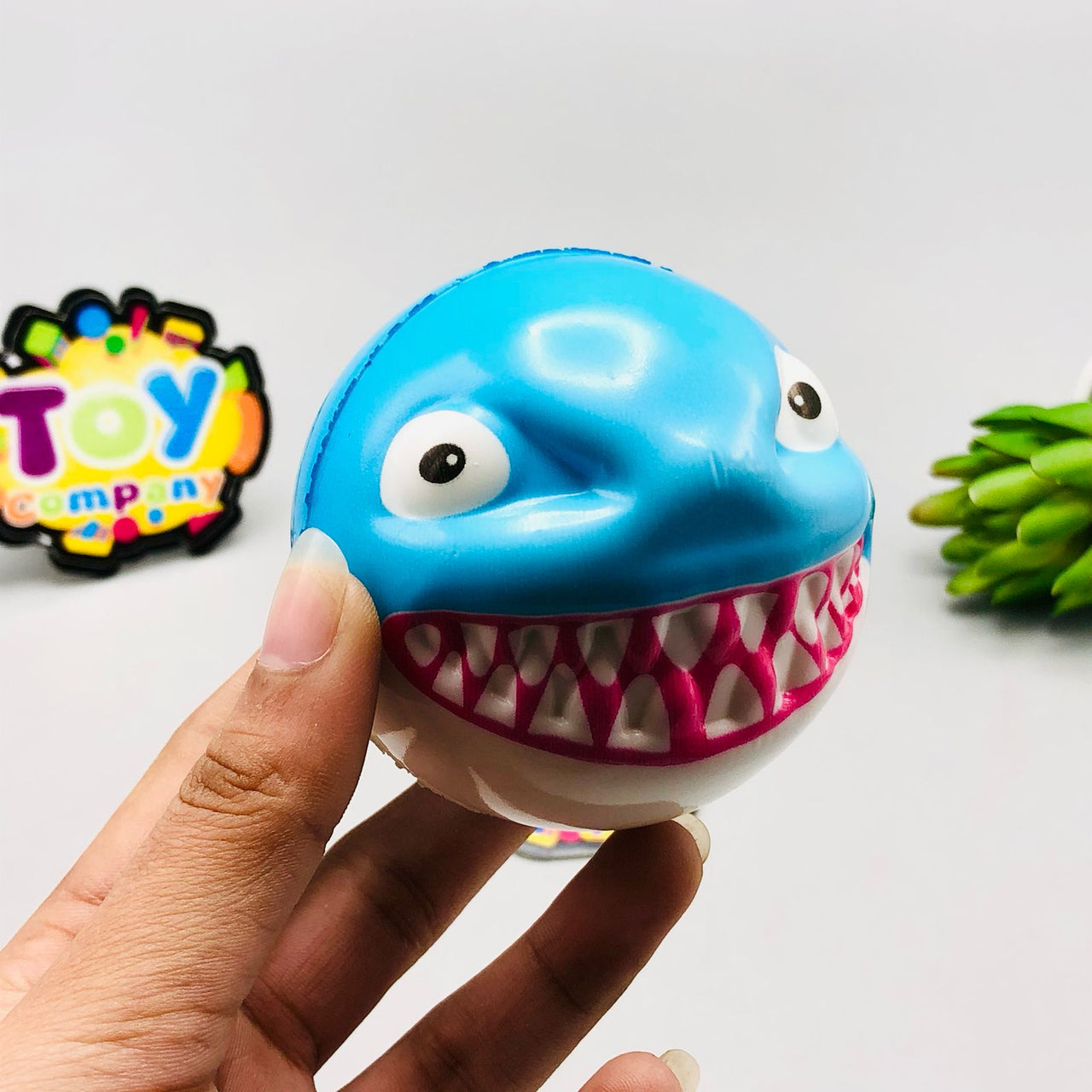 1Pc Shark Shape Bouncing Ball