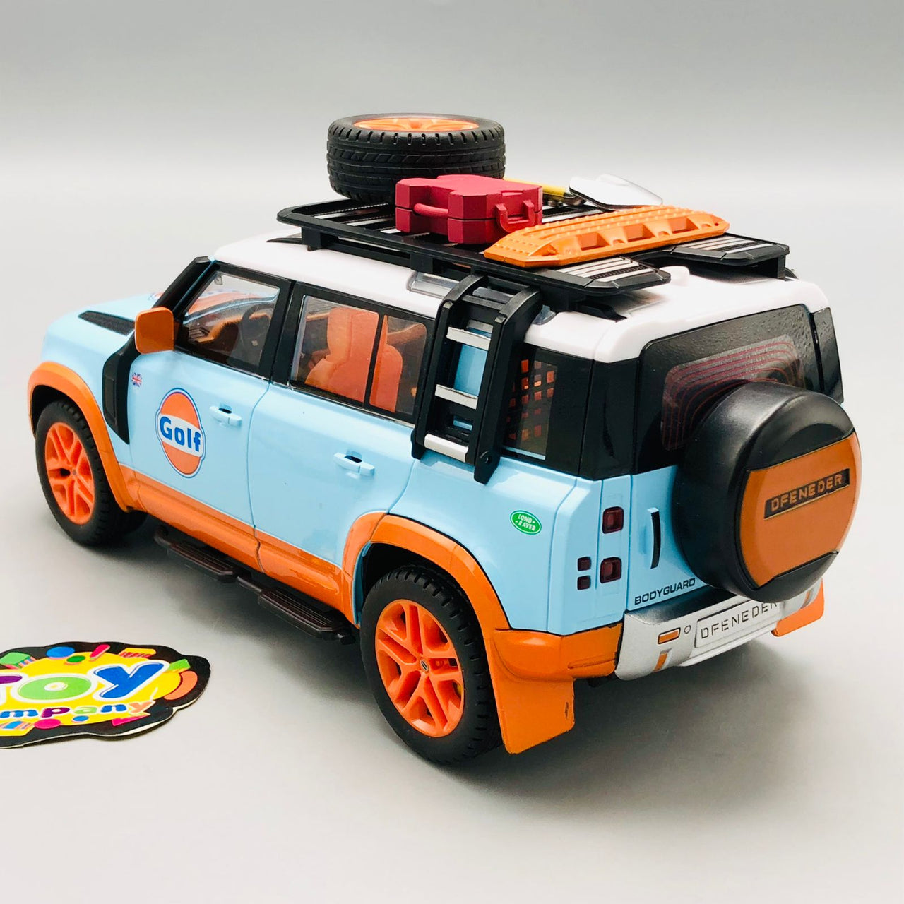 1:22 Diecast Land Rover Defender Model